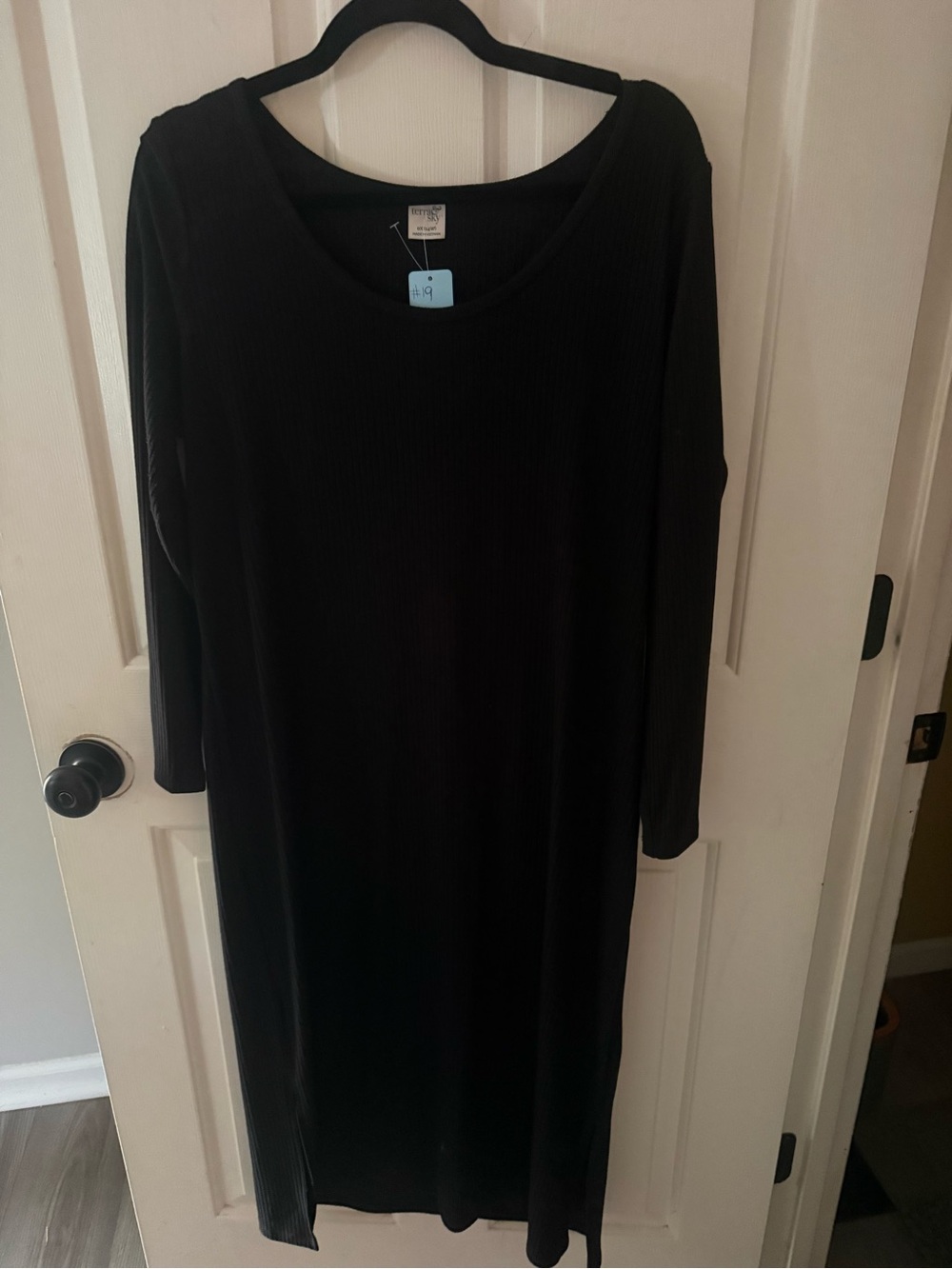Terra & Sky Black Long Sleeve Midi Dress